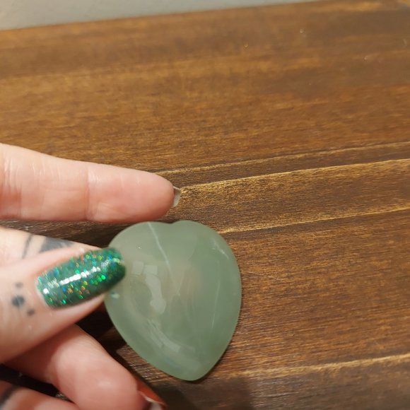 Green Aventurine Heart Shape Worry Stone - Picture 3 of 5